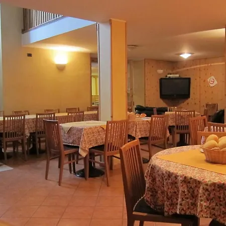 Aparthotel Del Sole 3*