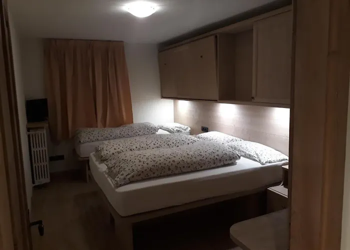 מלון דירות Del Sole Per Gruppi 3*