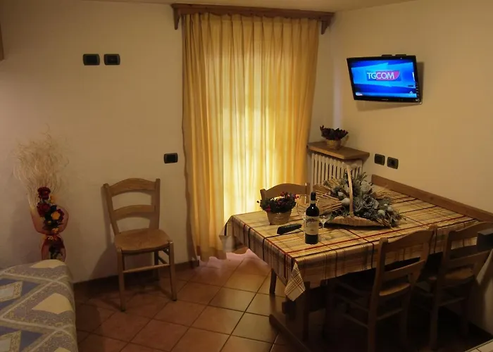 Del Sole Per Gruppi מלון דירות 3*